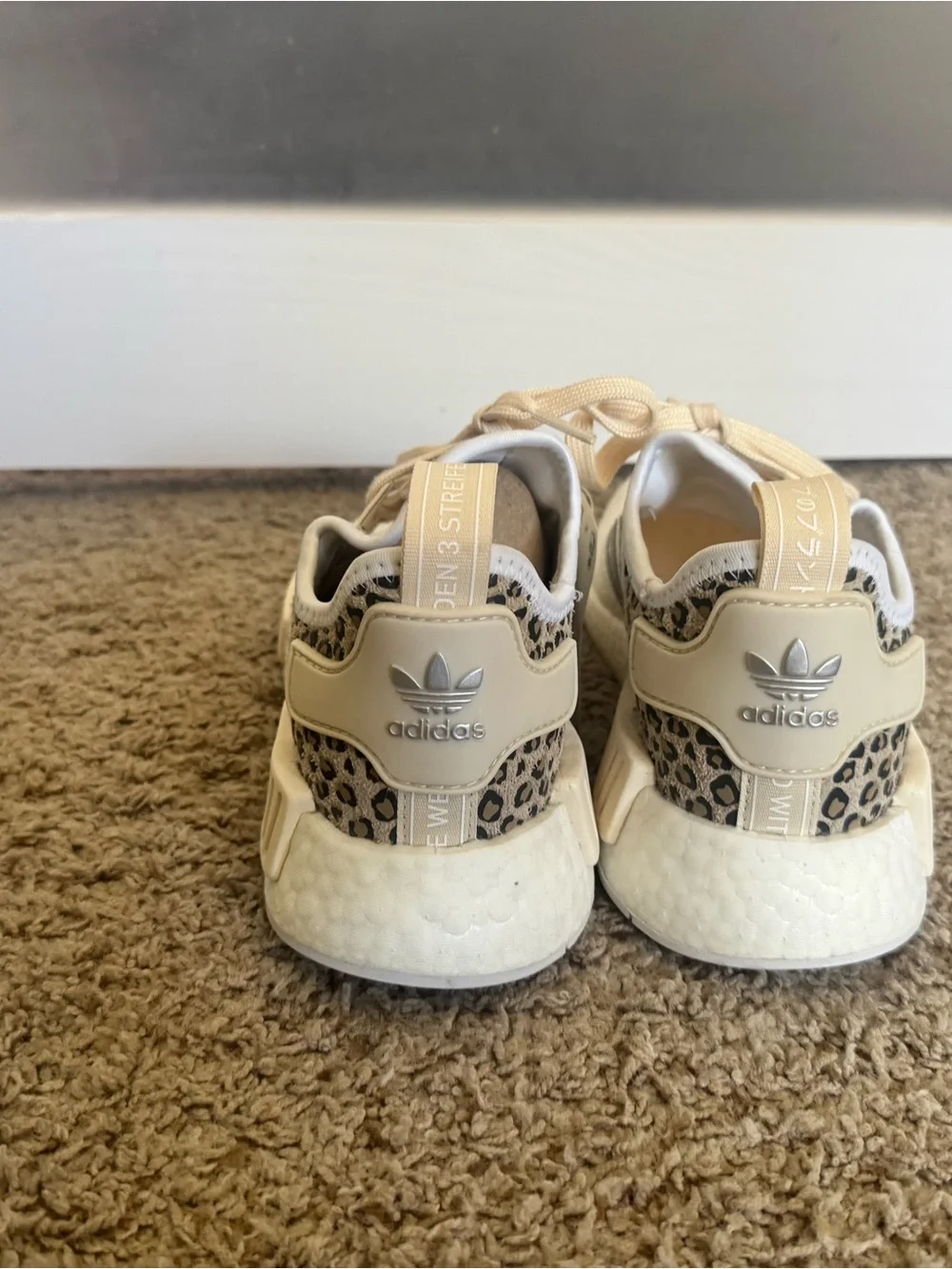 Adidas NMD_R1 Leopard Print Sneakers FZ1018 Women’s 9 NWT
